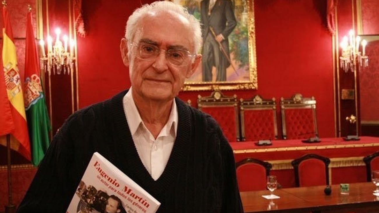 El cineasta Eugenio Martín en la presentación de uno de sus libros