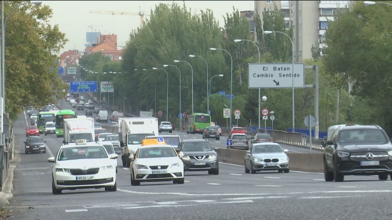 Tráfico en la A-5, a la altura de El Batán