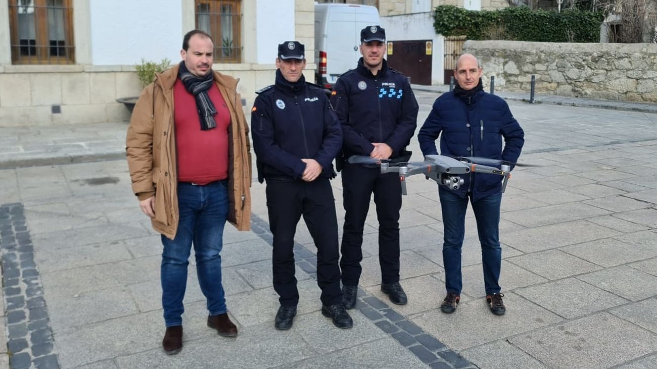 Demostración del nuevo dron de la Policía Local de Los Molinos