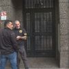 Desokupa instala un control para que no entren clientes al burdel del edificio okupado de Delicias