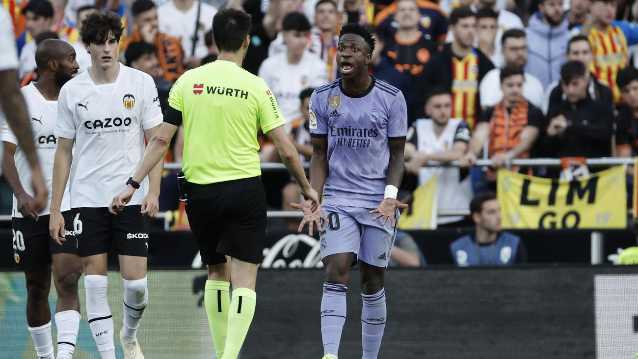 Vinicius ante el Valencia