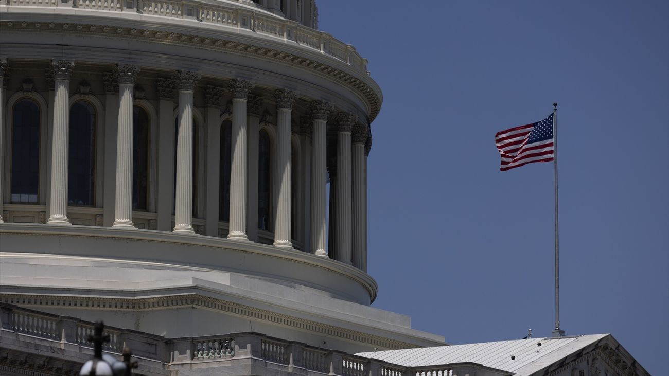El Senado de EEUU aprueba elevar el techo de deuda y evita la suspensión de pagos del país