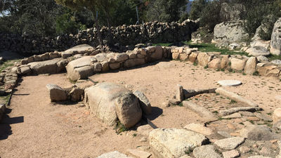 Hoyo de Manzanares, un pueblo, tres cementerios y tres culturas