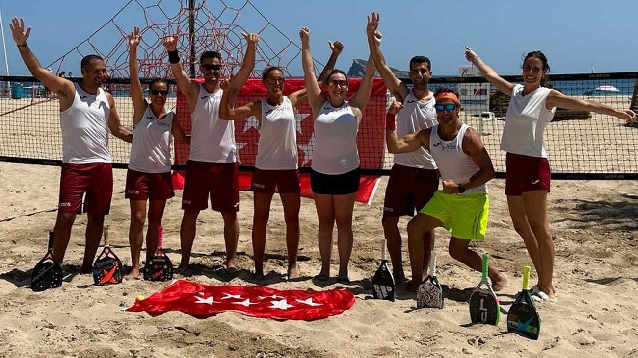 Equipo de Madrid de tenis playa