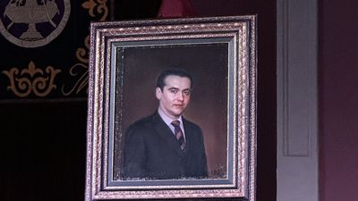 El retrato de Federico García Lorca ya luce en la Galería de Ilustres del Ateneo de Madrid