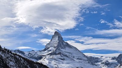Hallan los restos de un montañero fallecido en los Alpes suizos en 1986
