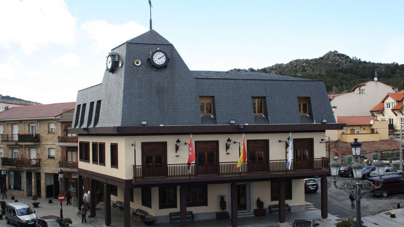 Plaza de la Constitución de Becerril de la Sierra