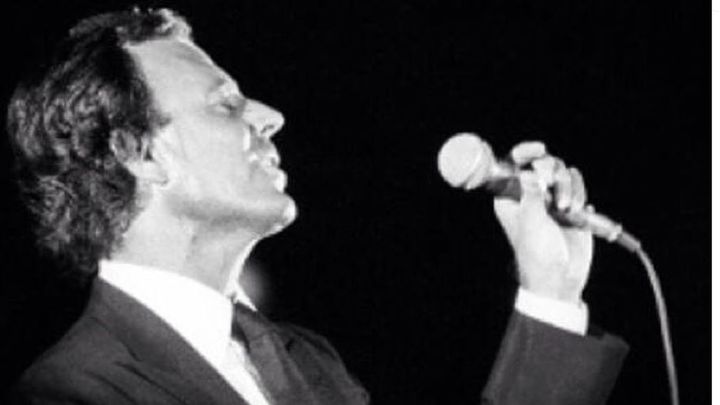 Julio Iglesias truhán y señor de la historia de la música cumple años