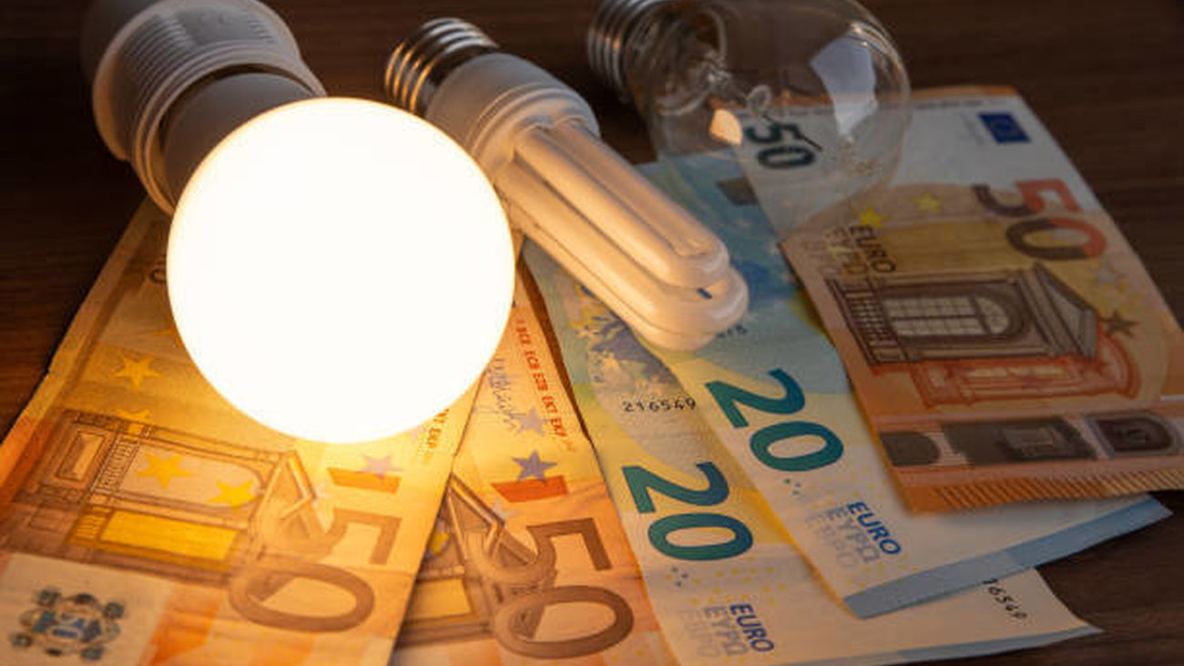 La luz despide el verano subiendo un 10% y superando nuevamente los 100 euros el MWh