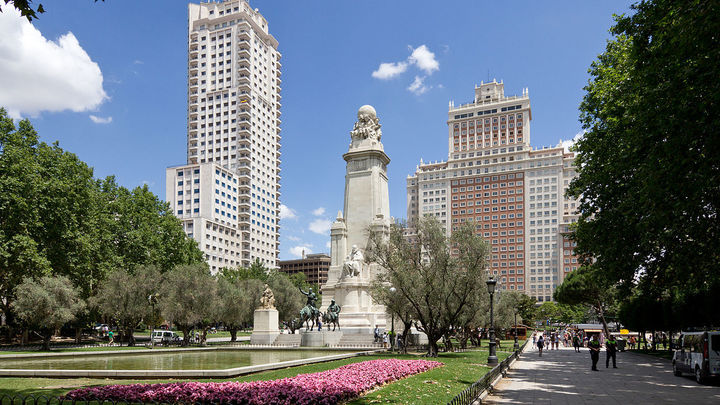 De San Gil a San Marcial: los nombres de la Plaza de España de Madrid