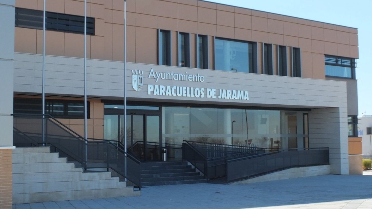 Fachada del edificio consistorial de Paracuellos de Jarama