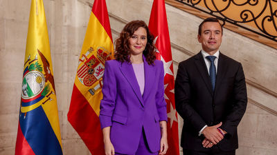 Ayuso concede a Daniel Noboa, presidente electo de Ecuador,  la Medalla Internacional de la Comunidad de Madrid