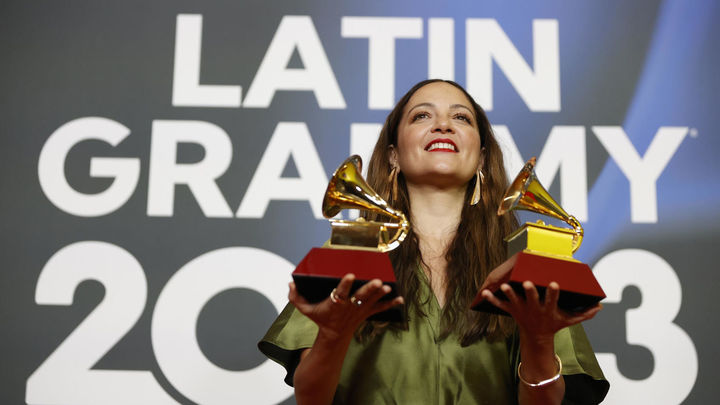 Shakira estrenó “El jefe”, la canción con toque de regional mexicano -  Prensa Latina