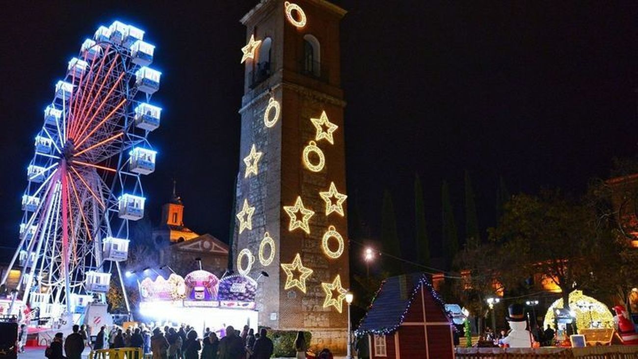 Plaza de Cervantes de Alcalá de Henares con ambiente navideño