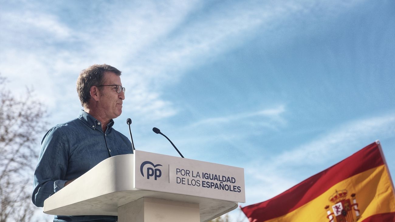 Feijóo durante el acto del PP en la Plaza de España