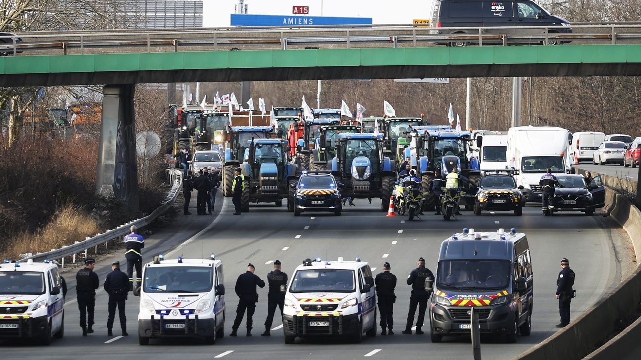 La Policía francesa vigila la protesta de agricultores franceses