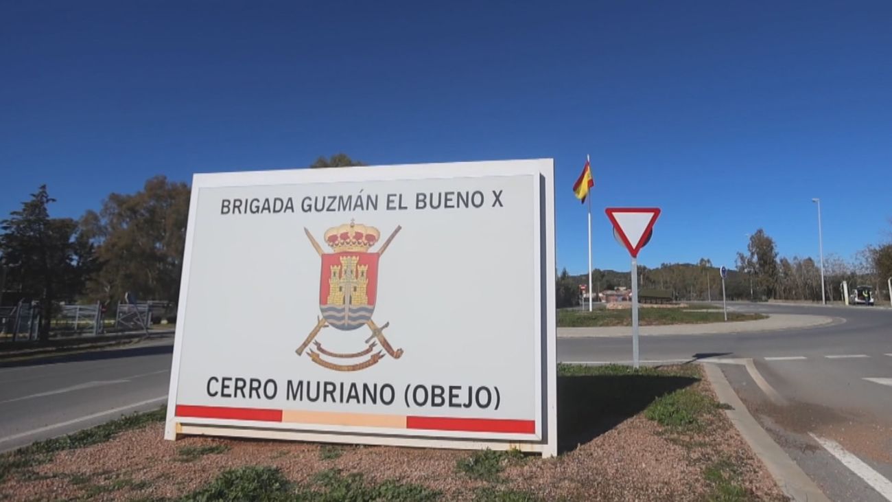 Acceso a la Base Militar de Cerro Muriano, en Córdoba