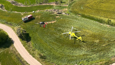 Dos heridos graves tras estrellarse un helicóptero en Vilanova de l'Aguda, Lérida