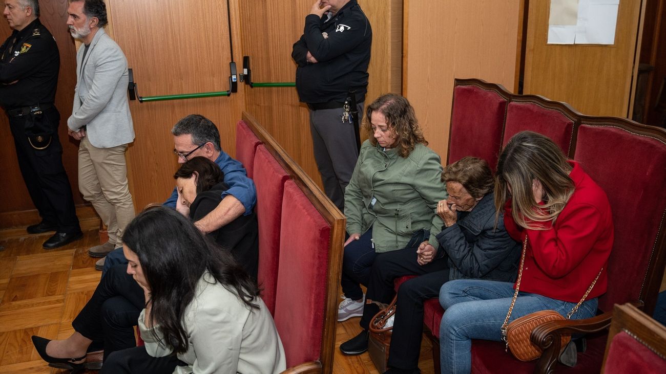 Familiares de Manuela Chavero durante el juicio a su asesino
