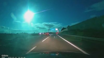 Imágenes de la bola de luz que cruzó los cielos de  España la pasada noche