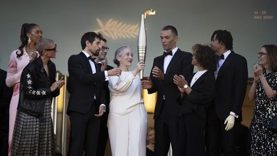 La antorcha olímpica ilumina el Festival de Cannes