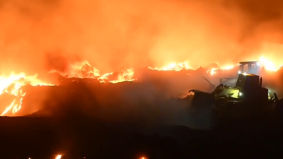 Controlado el incendio del vertedero de Zonzamas, en Lanzarote