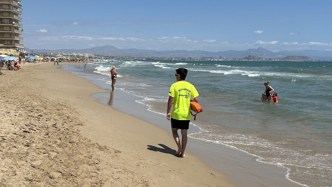 Socorrista en las playas de Elche (Alicante)