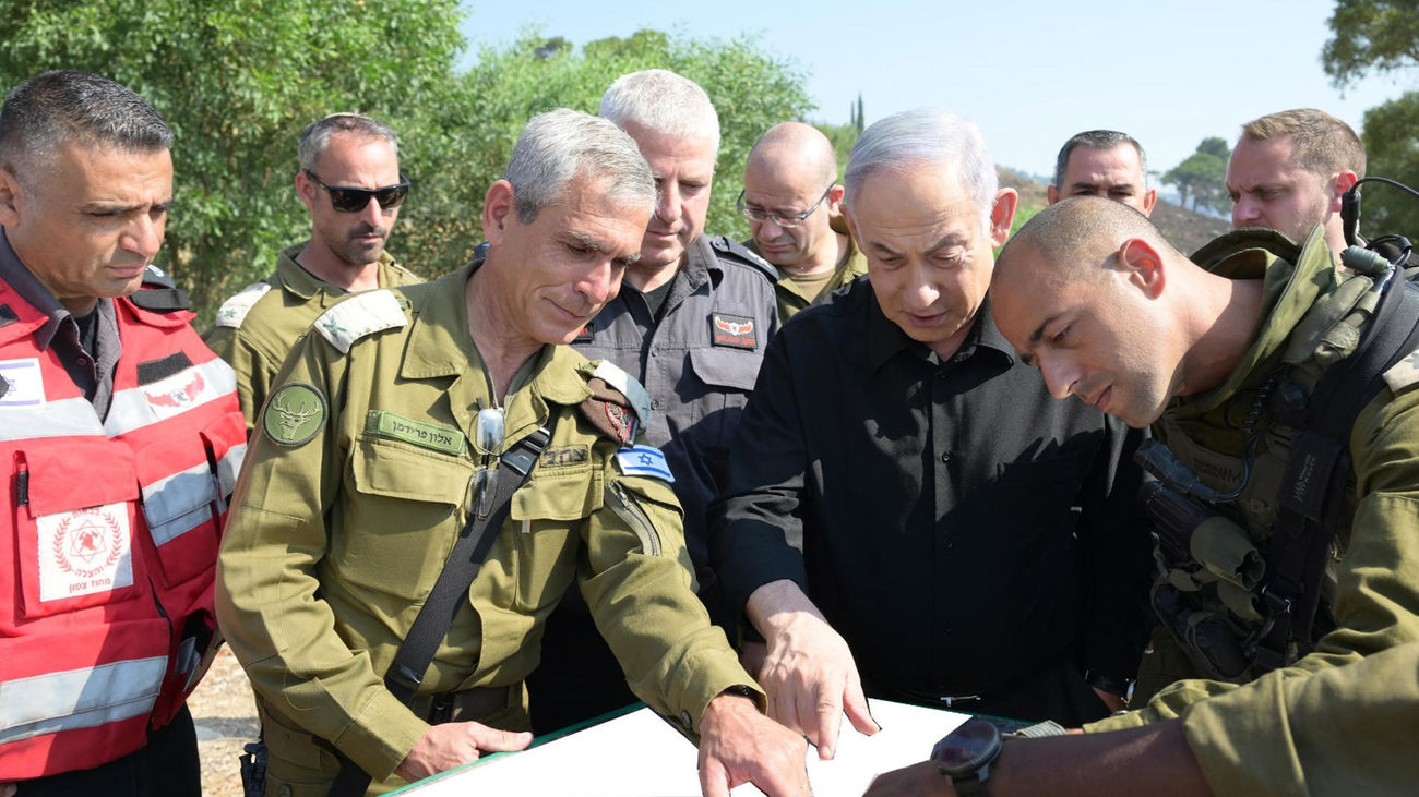 Netanyahu junto a su Ejército en el norte de Israel