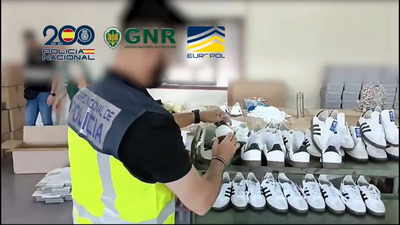 Intervienen más de 20 toneladas de zapatillas falsificadas entre España y Portugal