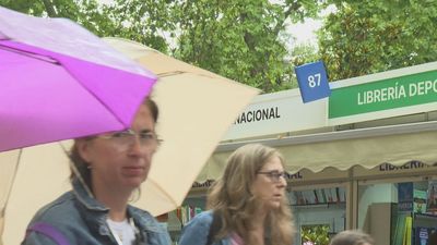 La lluvia desluce la jornada del sábado en la Feria del Libro