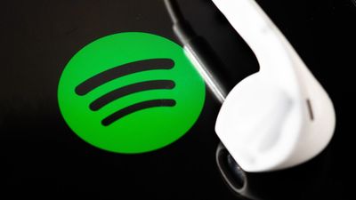 Los madrileños Enrique Iglesias, Alejandro Sanz y Hombres G, entre los  artistas nacionales más consumidos en Spotify fuera del país
