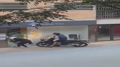 Nueva técnica de robo en una farmacia de Barcelona: alunizaje con moto