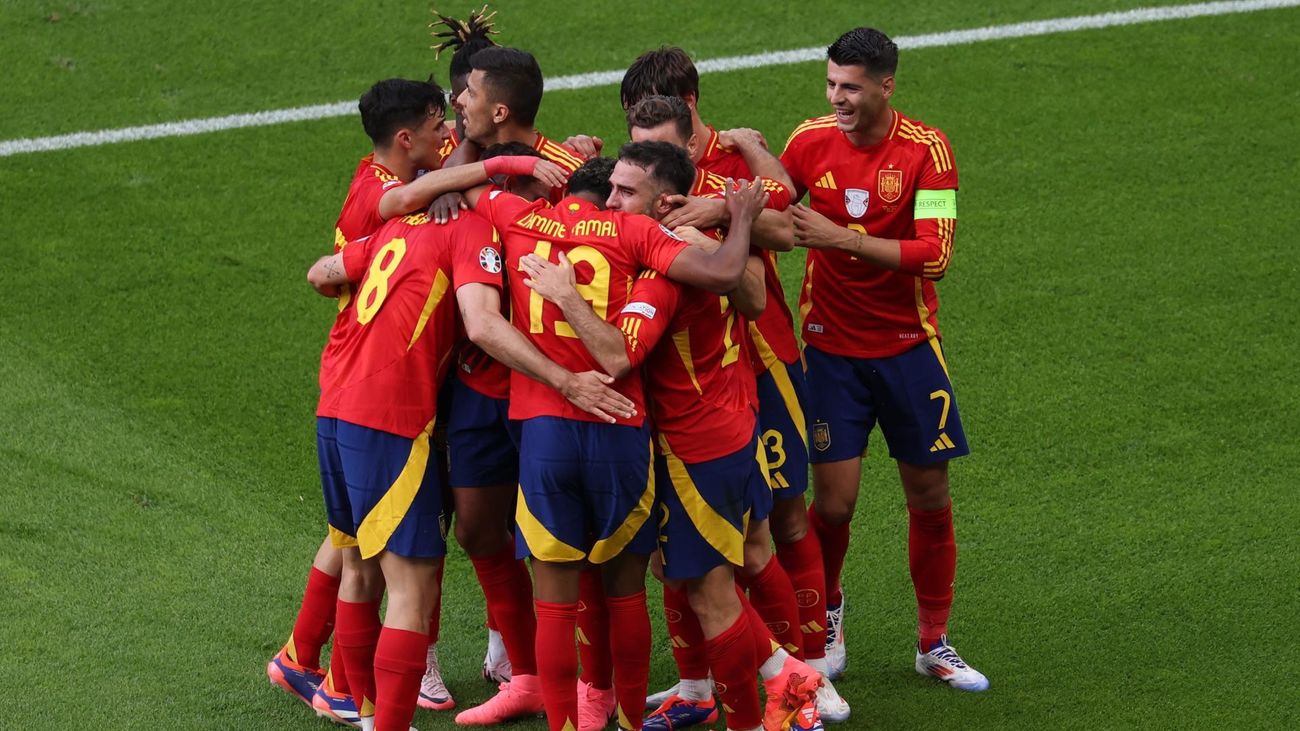 Los jugadores de España celebran un gol ante Croacia