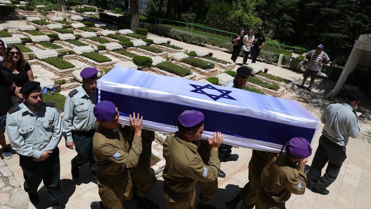 Entierro de un soldado israelí muerto en una operación en Rafah