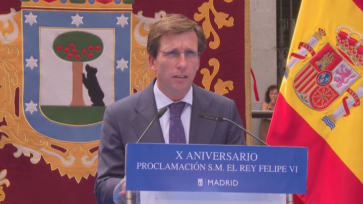 Almeida ensalza la labor de Felipe VI para la convivencia  en España y como símbolo de permanencia de la Constitución