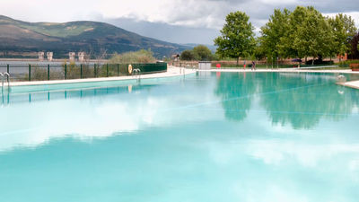 La piscina natural de Riosequillo da la bienvenida al verano en la Sierra Norte de Madrid