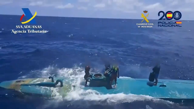 Agentes españoles interceptan un narcosumergible en aguas del Atlántico