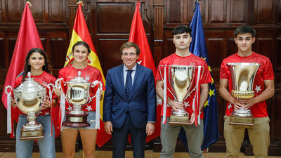 Almeida aplaude los éxitos del deporte madrileño, donde está “el mejor fútbol y la mejor juventud”