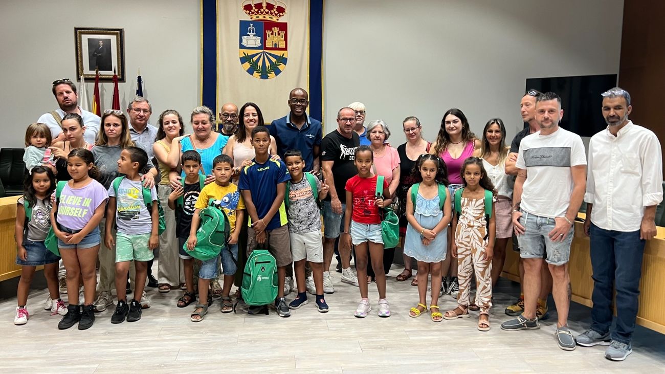 Grupo de niños y niñas saharauis llegados a Fuenlabrada en una edición anterior de 'Vacaciones en Paz'