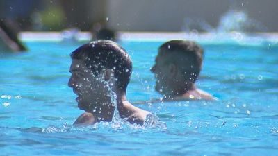 Las piscinas de Madrid necesitan contratar a más de 20.000 socorristas este verano
