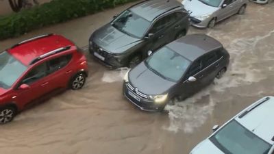 La lluvia causa inundaciones, retrasos de trenes y complicaciones en las carreteras de Levante