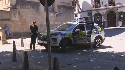 Detenido tras apuñalar en el cuello al jefe de la Policía Local y atrincherarse en Cazorla, Jaén