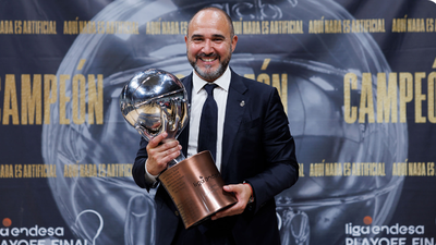 Chus Mateo renueva como entrenador del Real Madrid hasta 2026