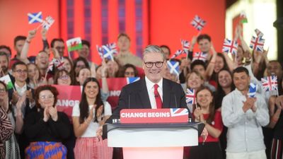 Los laboristas recuperan el poder tras 14 años al arrasar en las elecciones británicas