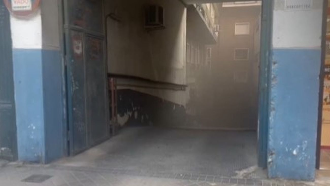 Extinguido un incendio en un cuarto de  contadores que afectó a un edificio de viviendas en Chamartín