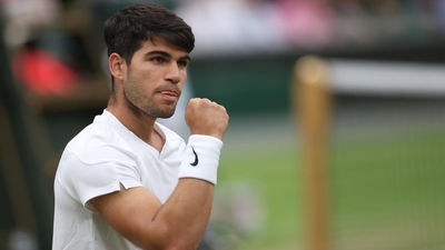 Alcaraz gana Humbert y pasa a cuartos de final de Wimbledon