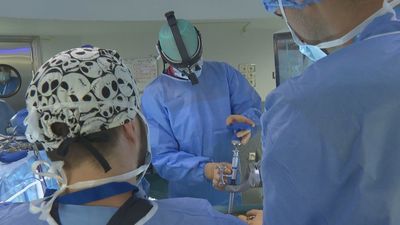 El Hospital Clínico San Carlos supera el centenar de operaciones de columna realizadas con cirugía robótica