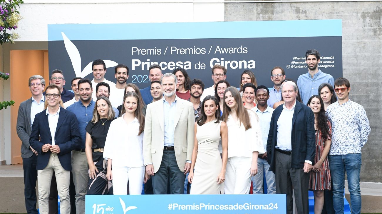 Foto de familia del encuentro con premiados ‘Princesa de Girona’