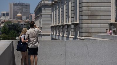Madrid se llena de turistas extranjeros durante el verano