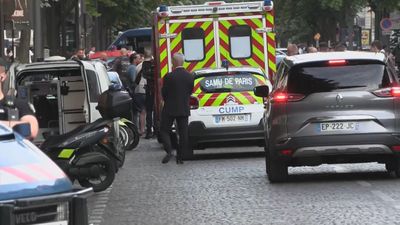 Un policía herido en un ataque con cuchillo en los Campos Elíseos de París